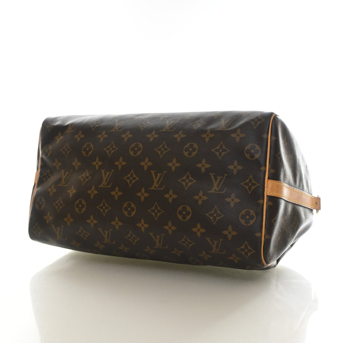 Pre-Owned Louis Vuitton Speedy Bandouliere 35 Monogram, base and feet view, photo 6 of 23
