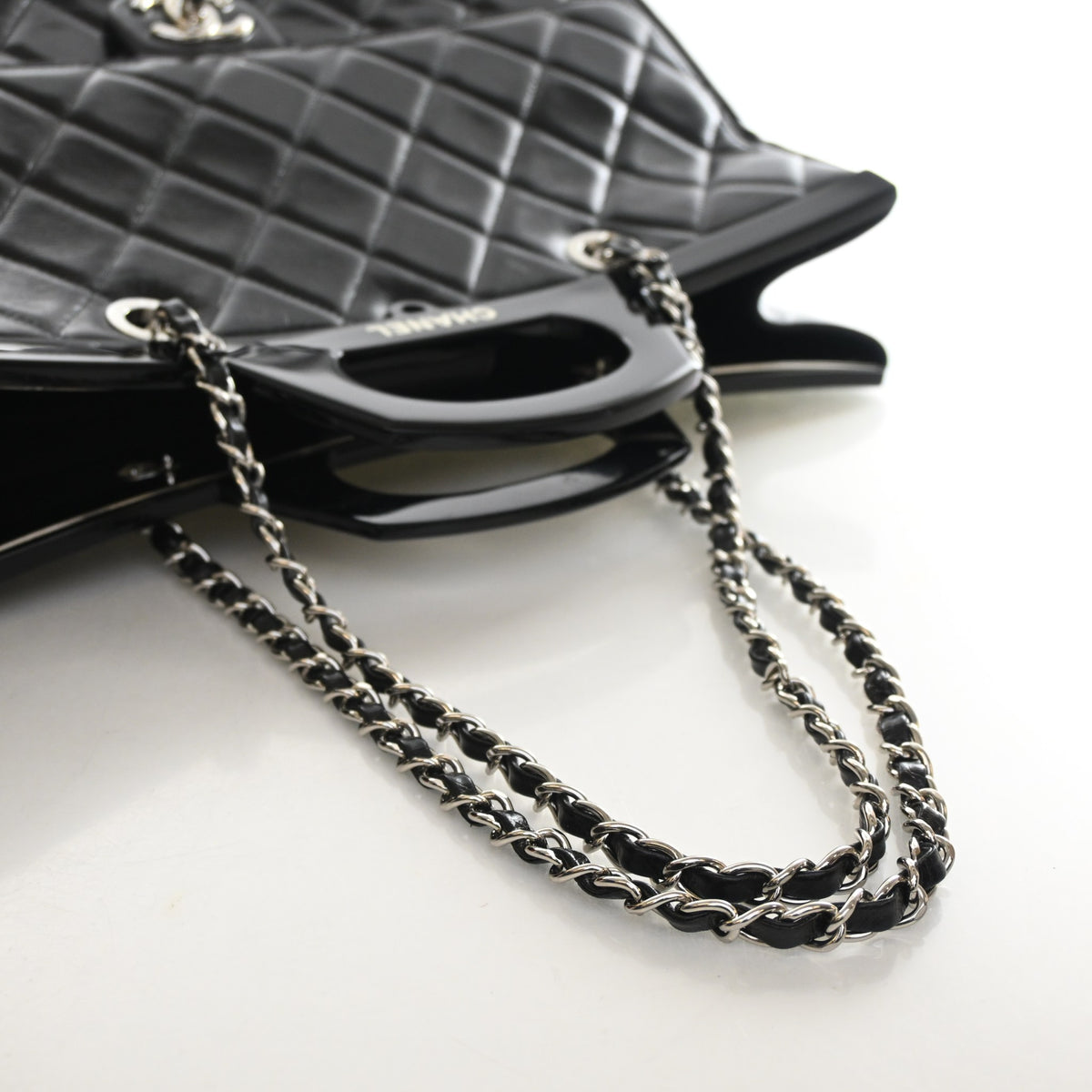 Chanel Glazed Calfskin CC Delivery Tote, photo 10 of 14