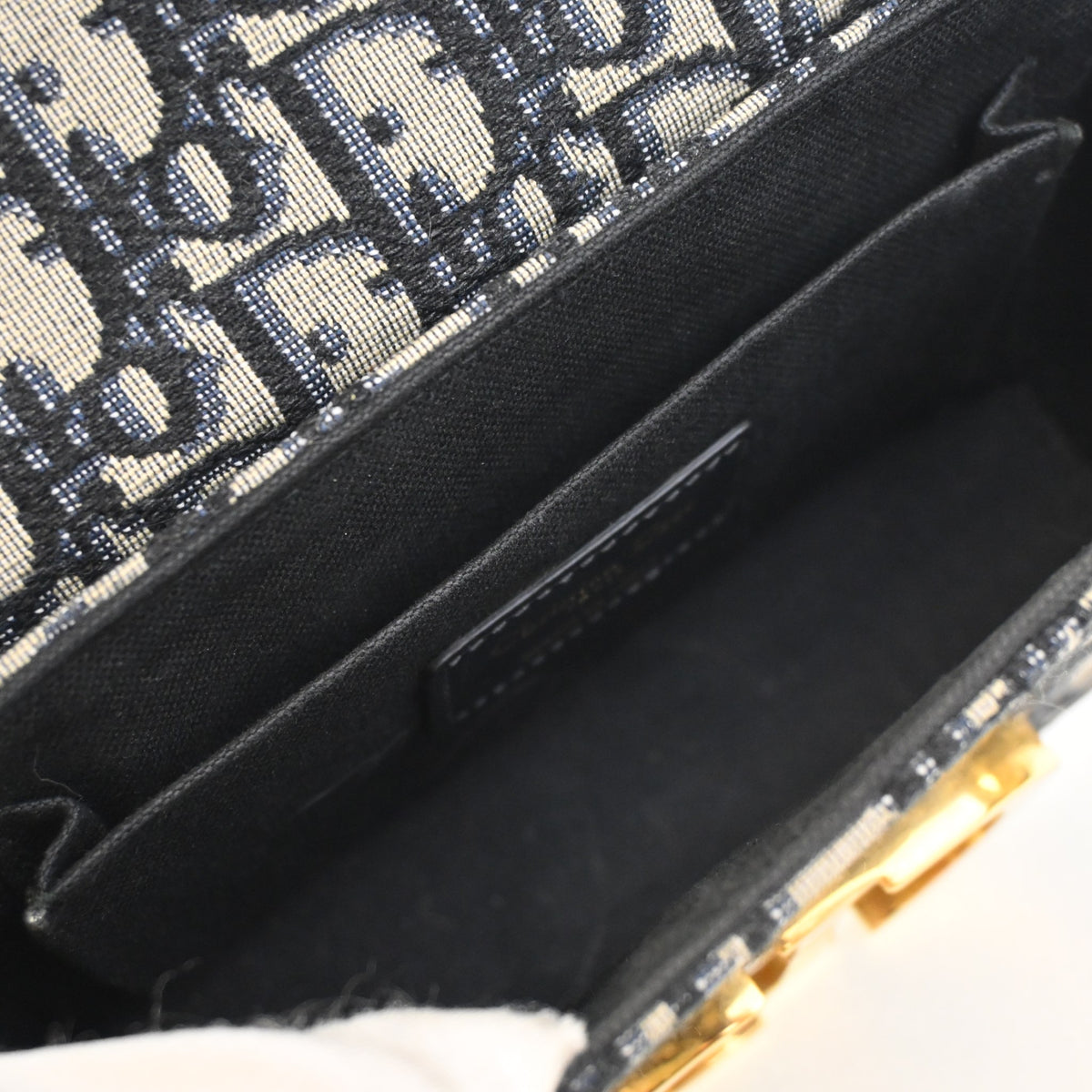 Pre-Owned Christian Dior 30 Oblique Montaigne Box Bag, open interior