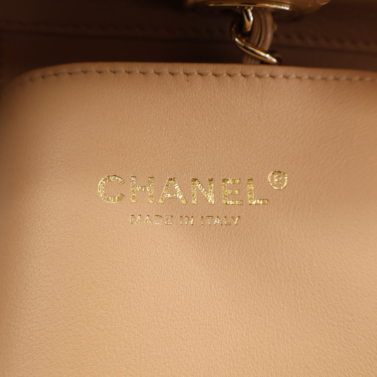 Pre-Owned Chanel Shopping Tote Large Calfskin Serial, logo detail