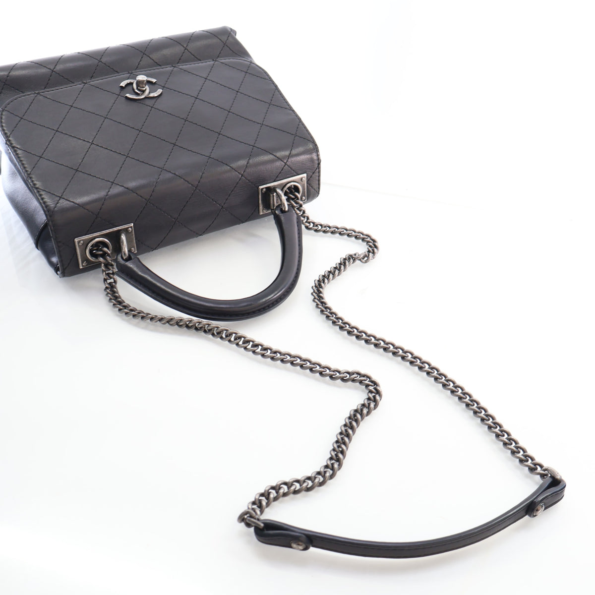 Pre-Owned Chanel Flap Bag Medium Calfskin Urban Luxury, side profile