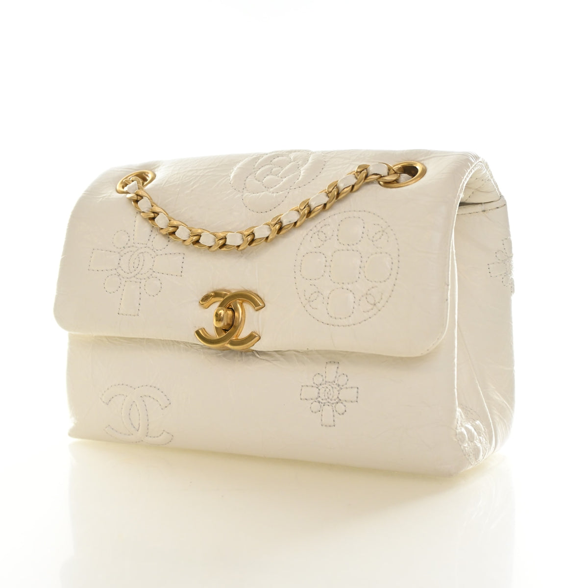 Pre-Owned Chanel Flap Bag Crumpled Calfskin Embossed, three-quarter view
