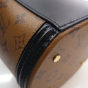 Louis Vuitton Monogram Canv...