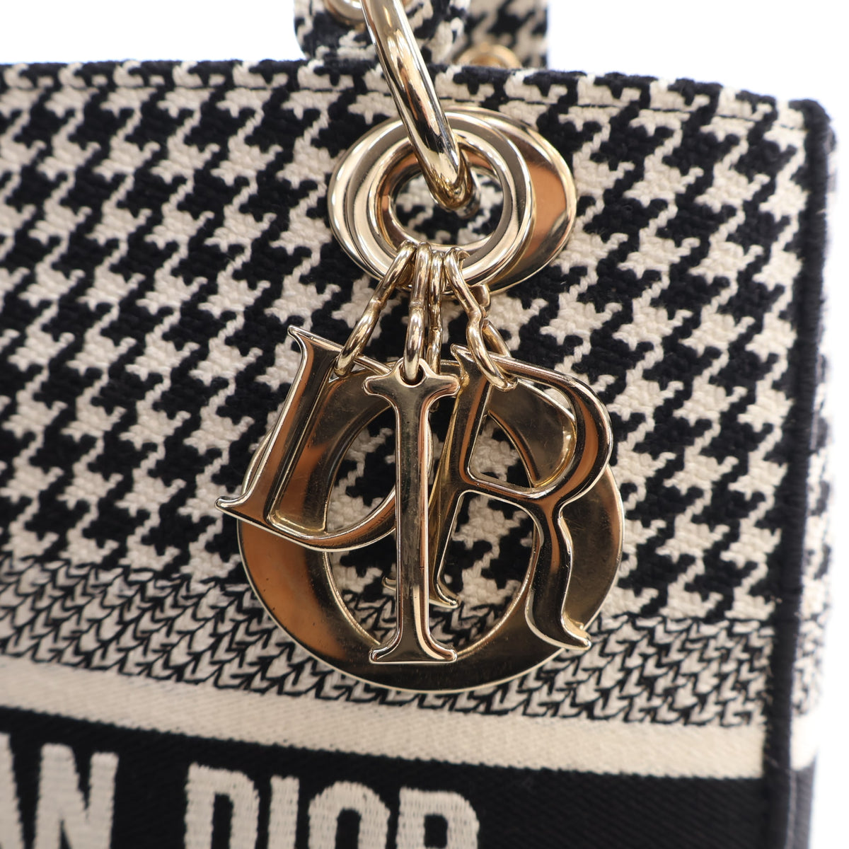 Pre-Owned Christian Dior Lady Dior Medium Canvas, gold hardware close-up