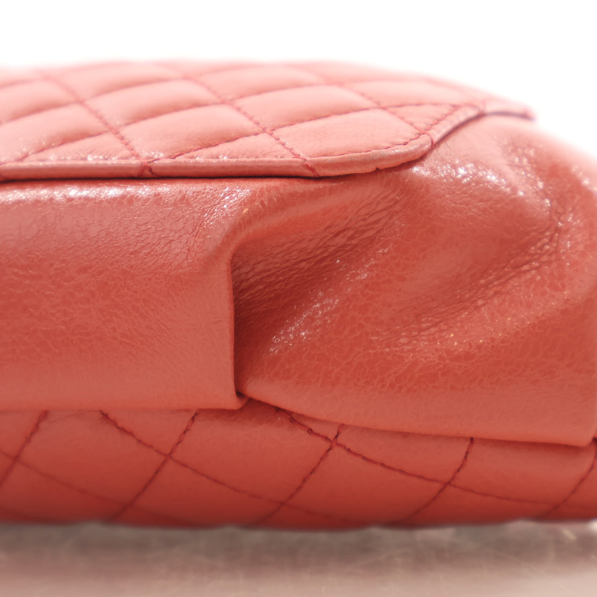 Pre-Owned Chanel Lambskin Quilted Waist Bag, corner detail