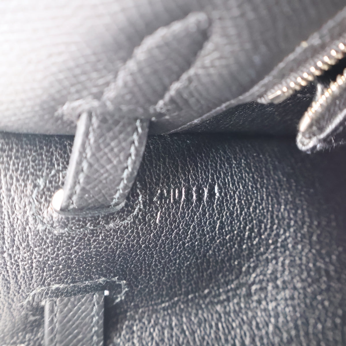 Pre-Owned Hermès Kelly 25 Noir Epsom Leather, interior label and date code