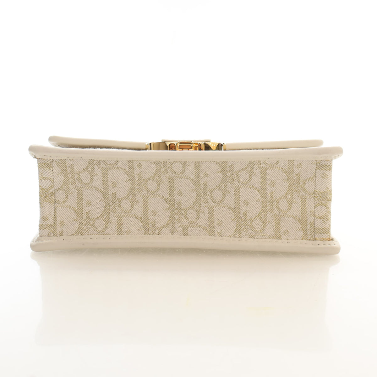 Pre-Owned Christian Dior Medium Oblique 30 Montaigne East-west, base and feet view