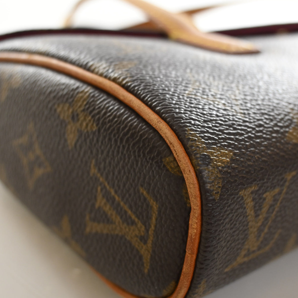 Vintage Louis Vuitton Monogram Sonatine, corner and edge detail, photo 13 of 19