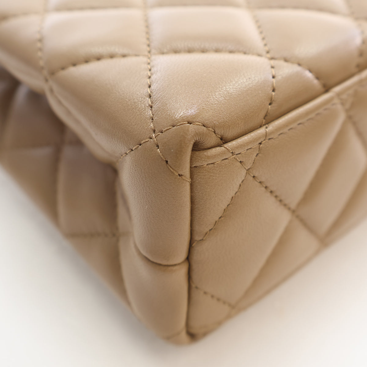 Pre-Owned Chanel Kelly Nano Lambskin Shopper, corner and edge detail, photo 11 of 16