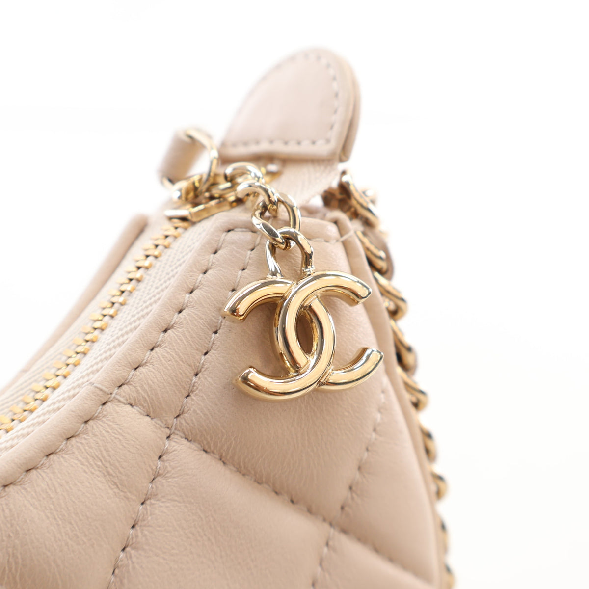 Pre-Owned Chanel Hobo Mini Lambskin Chain Around, gold hardware close-up