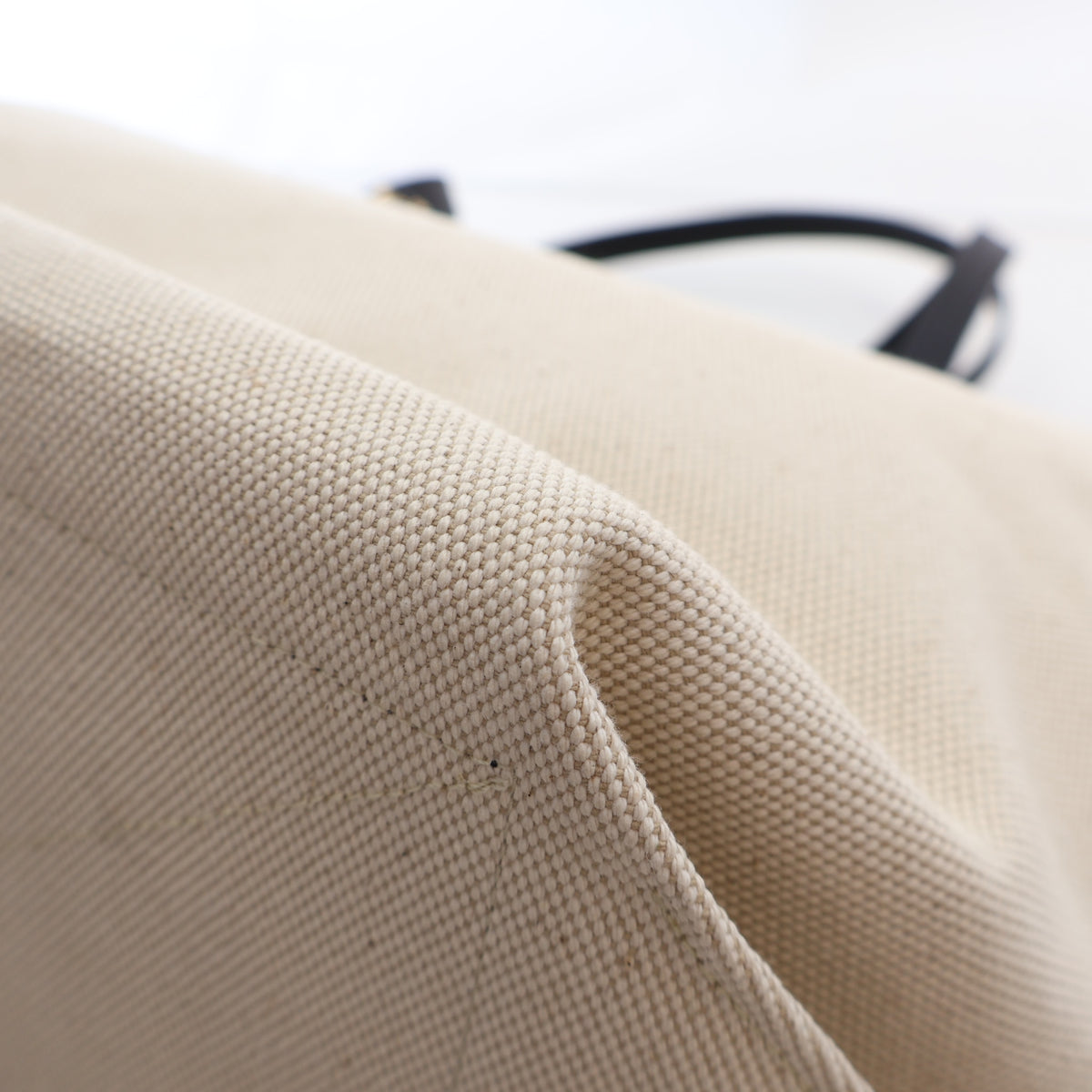 Pre-Owned Chanel Tote Large Canvas, corner and edge detail, photo 11 of 15