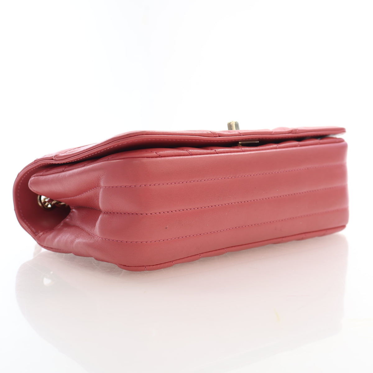 Pre-Owned Chanel Flap Bag Mini Lambskin Chevron, side profile