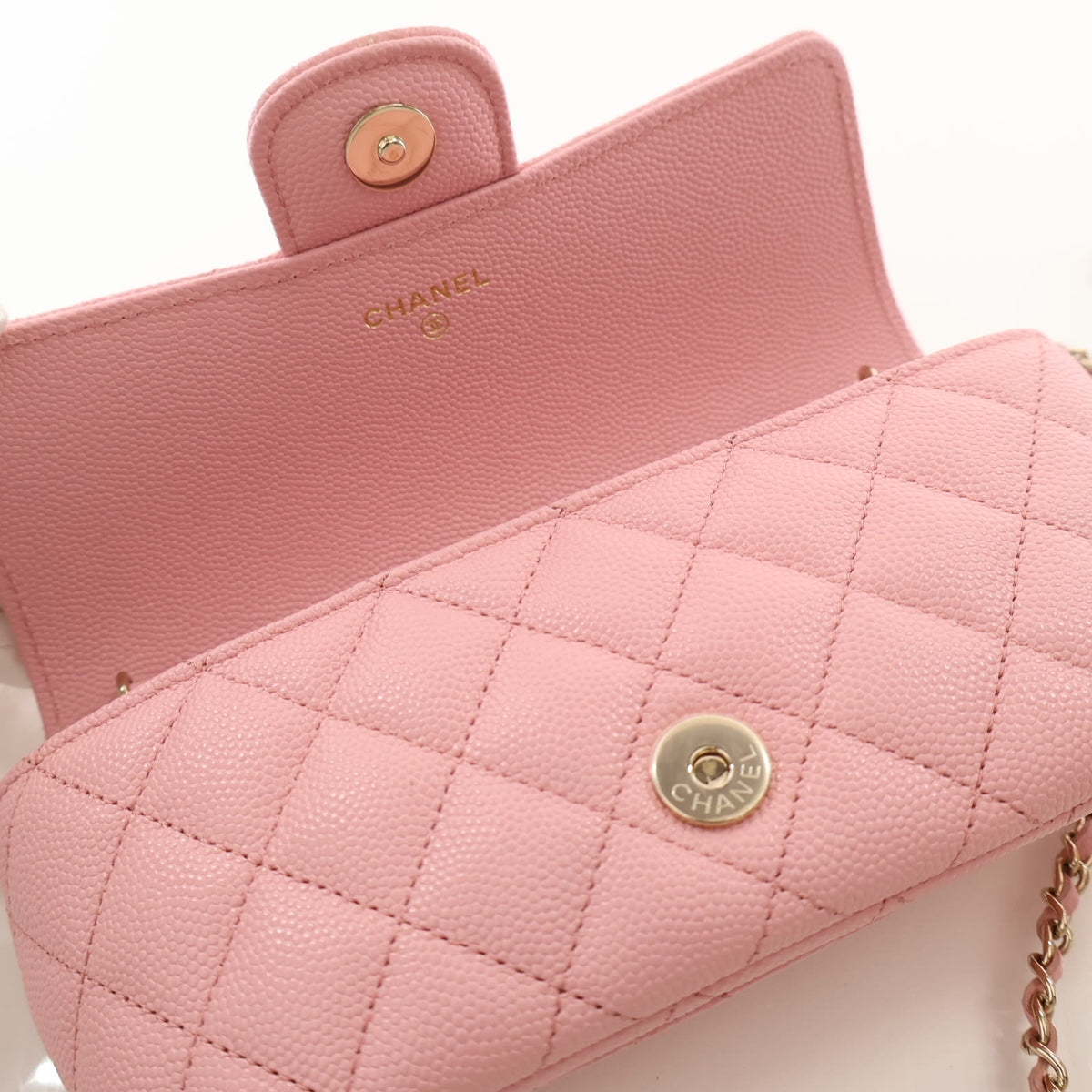 Chanel Caviar Sunglasses Case On Chain, photo 12 of 16