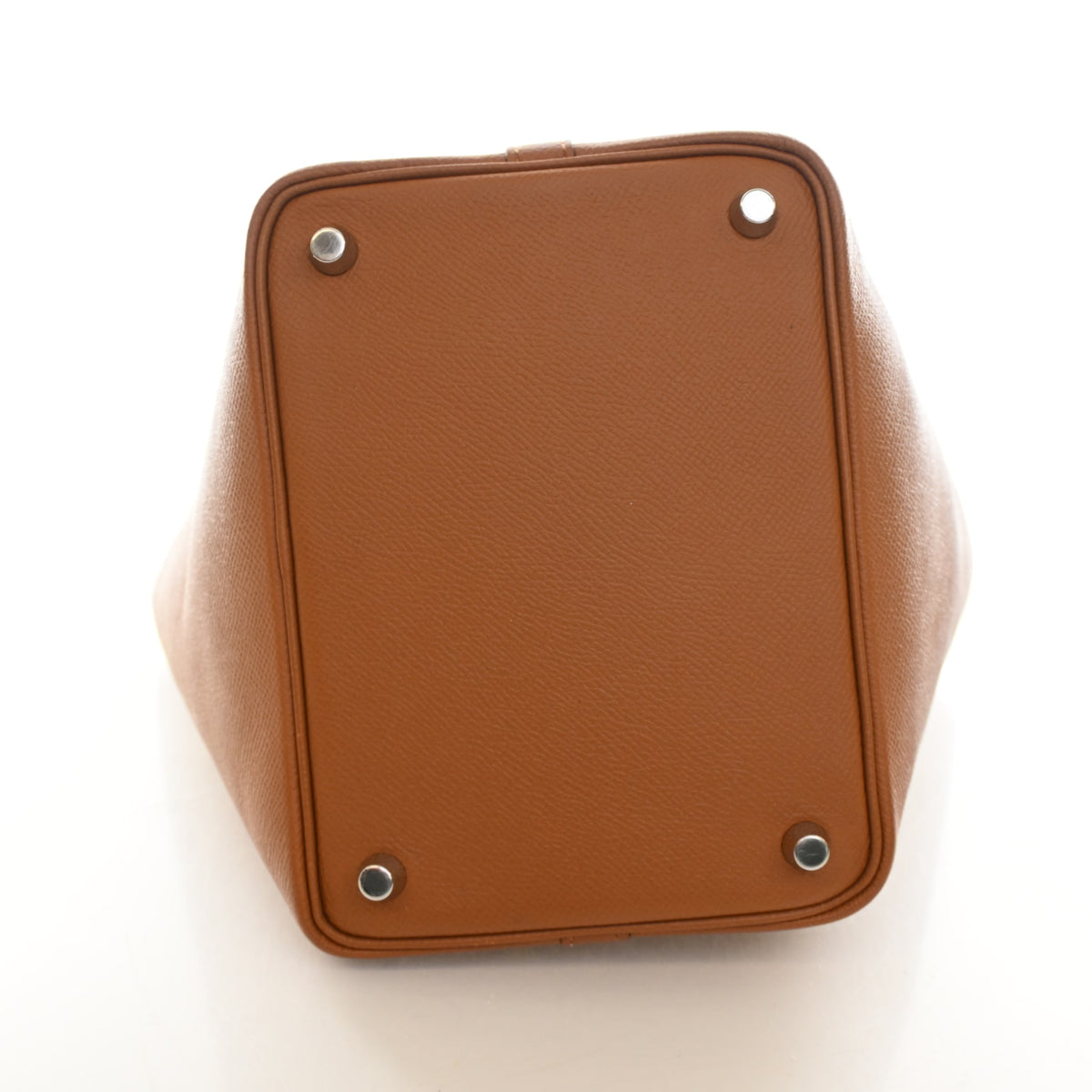 Pre-Owned Hermès Picotin Lock 18 Gold Epsom Leather Tressage De Cuir, base and feet view, photo 9 of 18