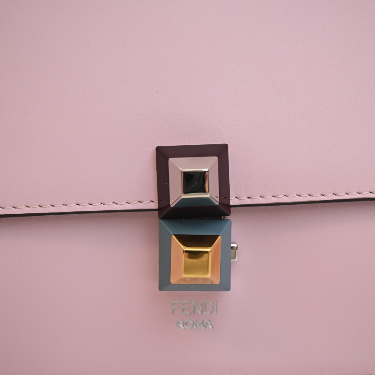 Pre-Owned Fendi Shoulder Bag Small Calfskin Kan I, hardware close-up