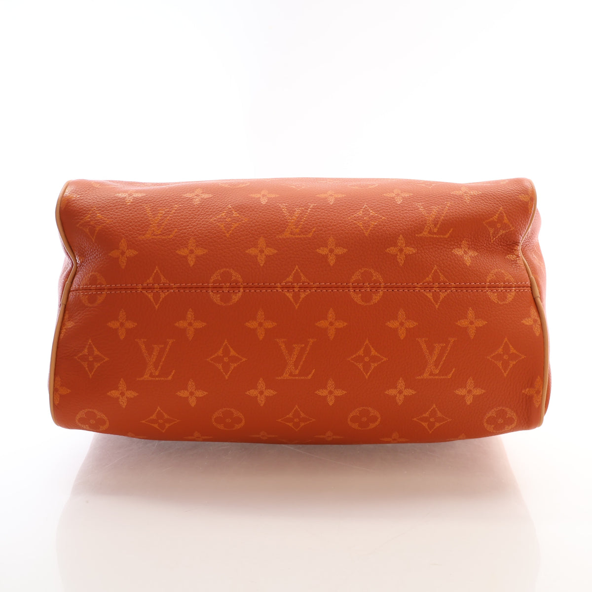 Pre-Owned Louis Vuitton Speedy 30 Calfskin Monogram P9 Bandouliere, base and feet view, photo 8 of 19