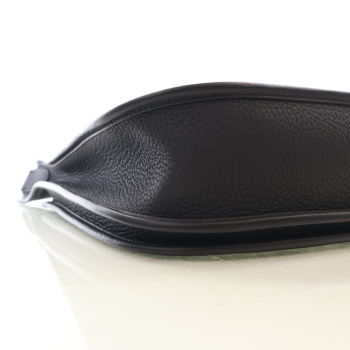 Pre-Owned Hermès Evelyne 29 Noir Togo Leather, side profile