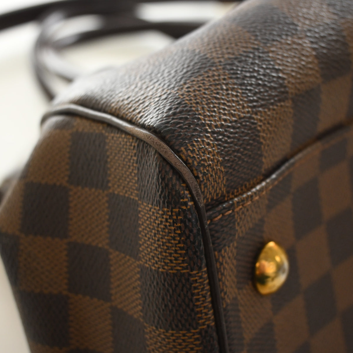 Vintage Louis Vuitton PM Damier Ebene Trevi, corner and edge detail