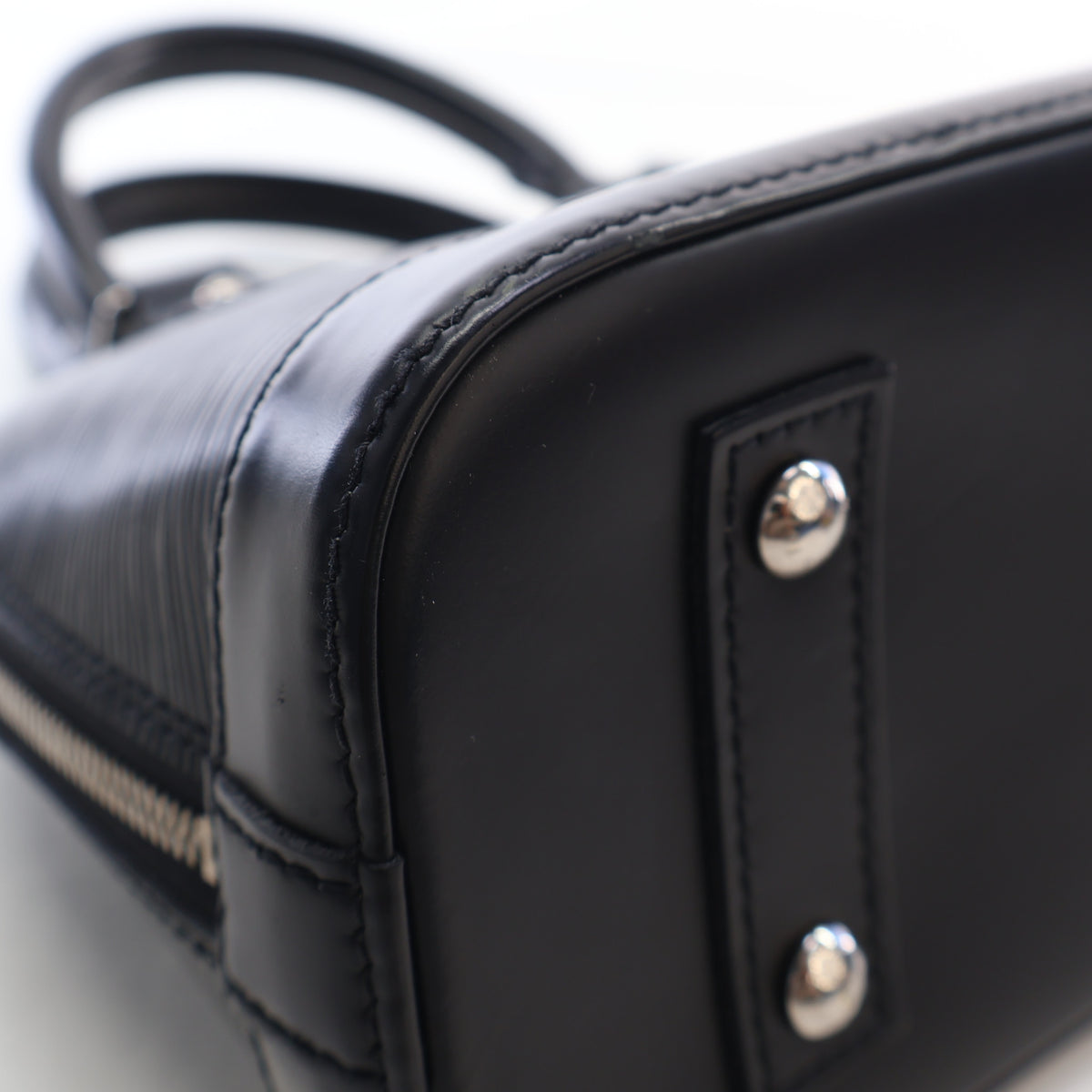 Louis Vuitton Epi Alma BB, photo 7 of 19