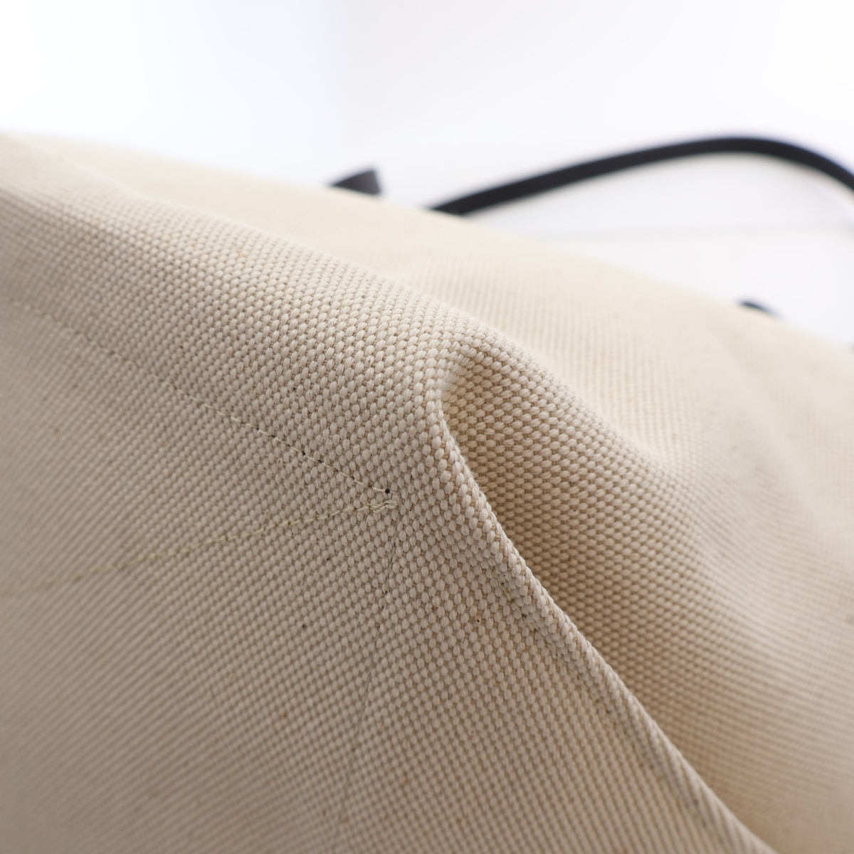 Pre-Owned Chanel Tote Large Canvas, corner detail