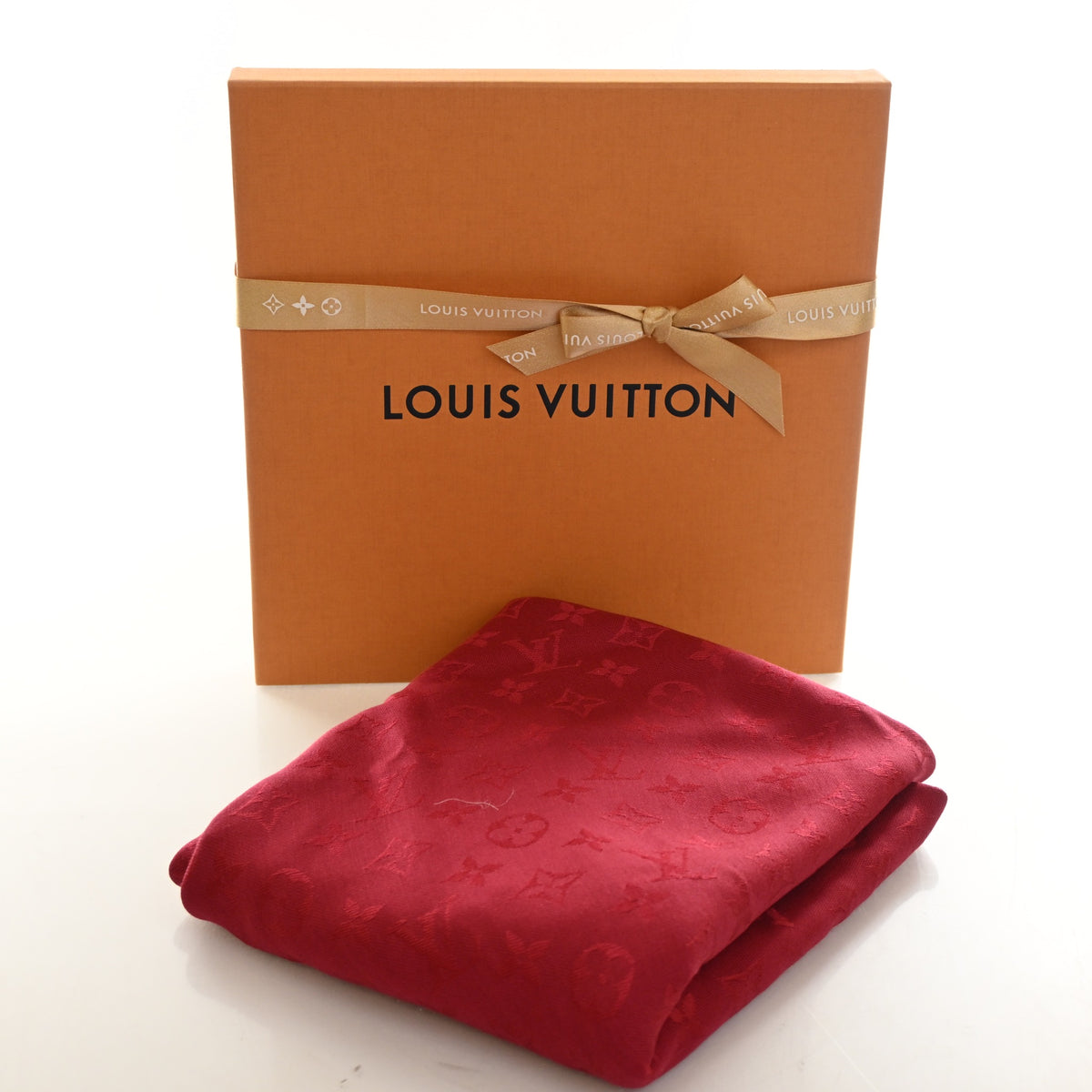 Louis Vuitton Monogram Classic Shawl, photo 7 of 7