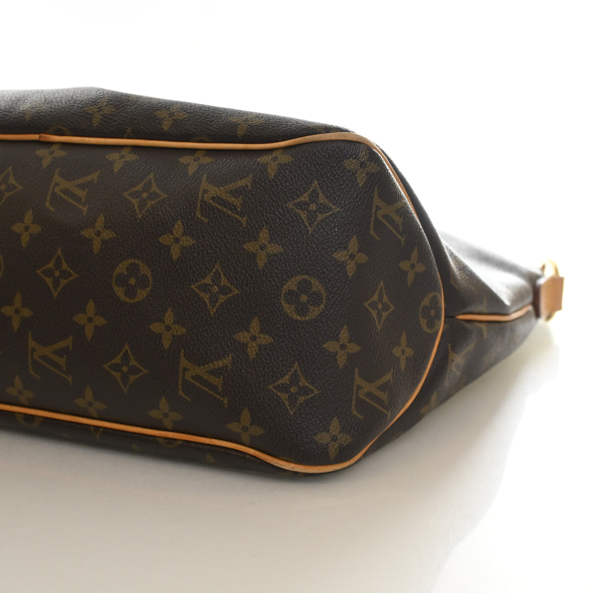 Pre-Owned Louis Vuitton MM Monogram Delightful, base and feet view, photo 7 of 20