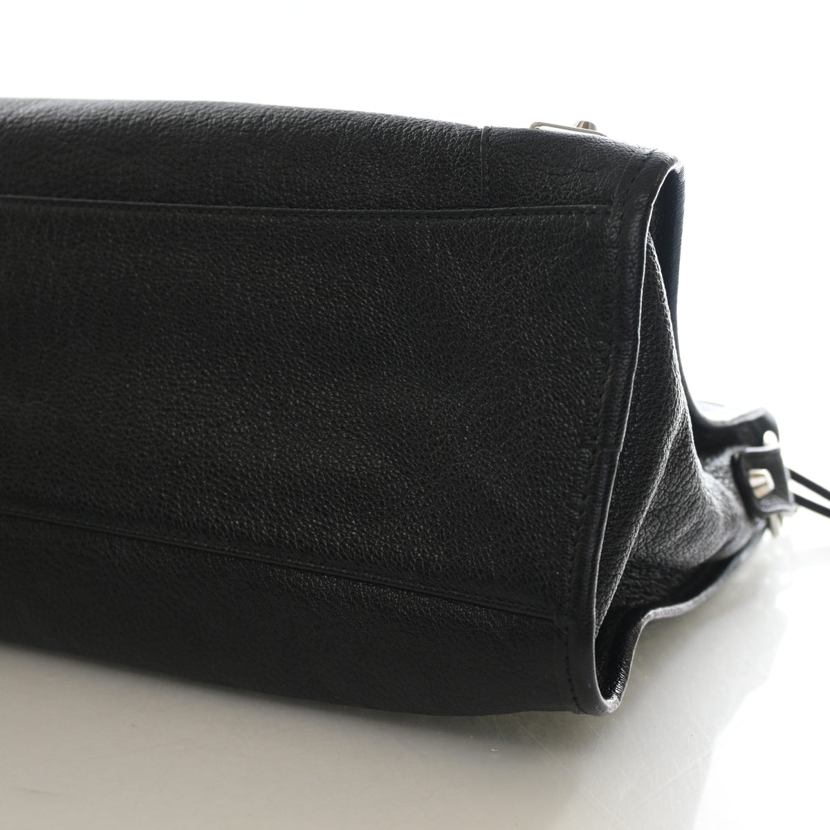 Pre-Owned Balenciaga Medium Goatskin Metallic Edge City Bag, base and feet view, photo 7 of 11