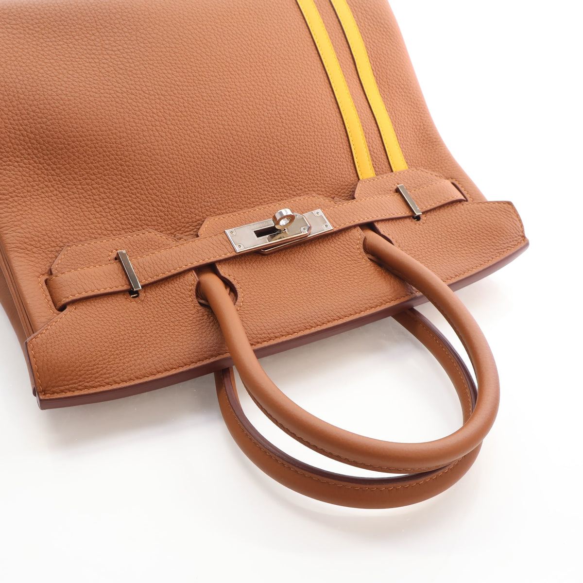 Pre-Owned Hermès Birkin 30 Gold Togo Leather Officier, overhead view