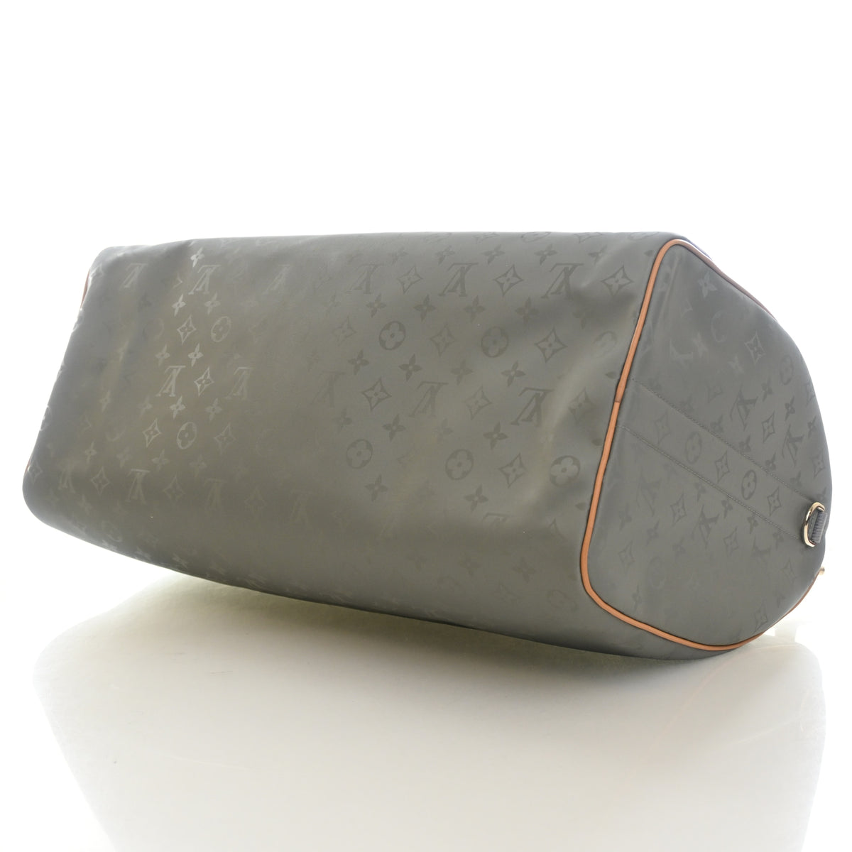 Pre-Owned Louis Vuitton 50 Monogram Titanium Keepall Bandouliere, base and feet view, photo 6 of 15