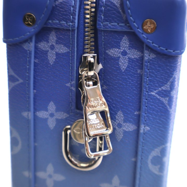 Pre-Owned Louis Vuitton Trunk Monogram Clouds Soft Messenger, silver hardware close-up