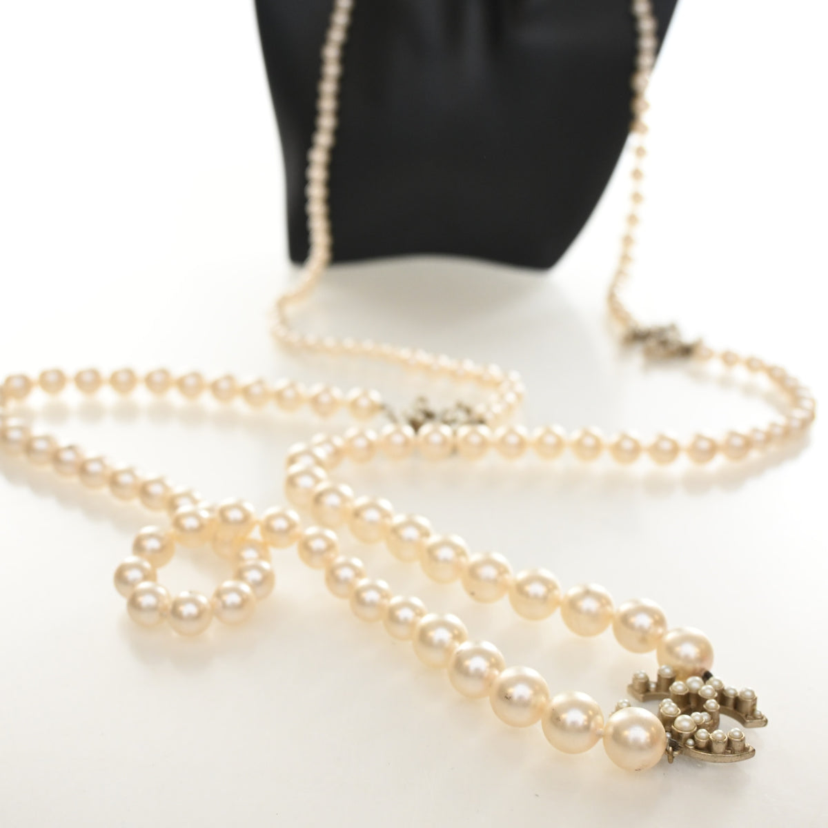 Chanel CC Long Pearl Necklace, photo 7 of 10