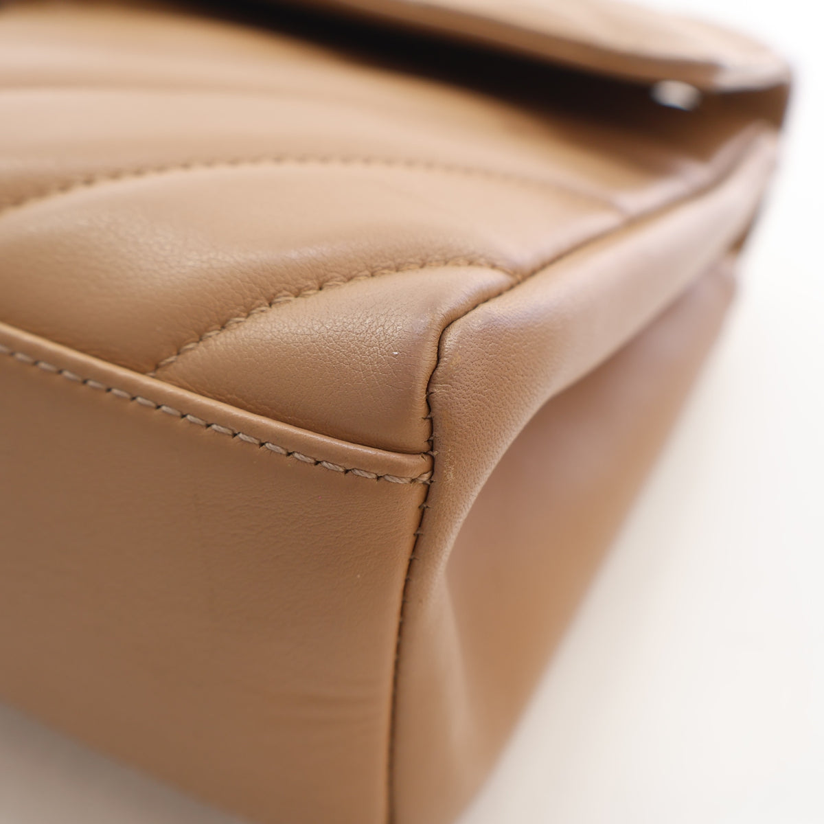Pre-Owned Chanel Calfskin Chevron In The City Bag, corner detail