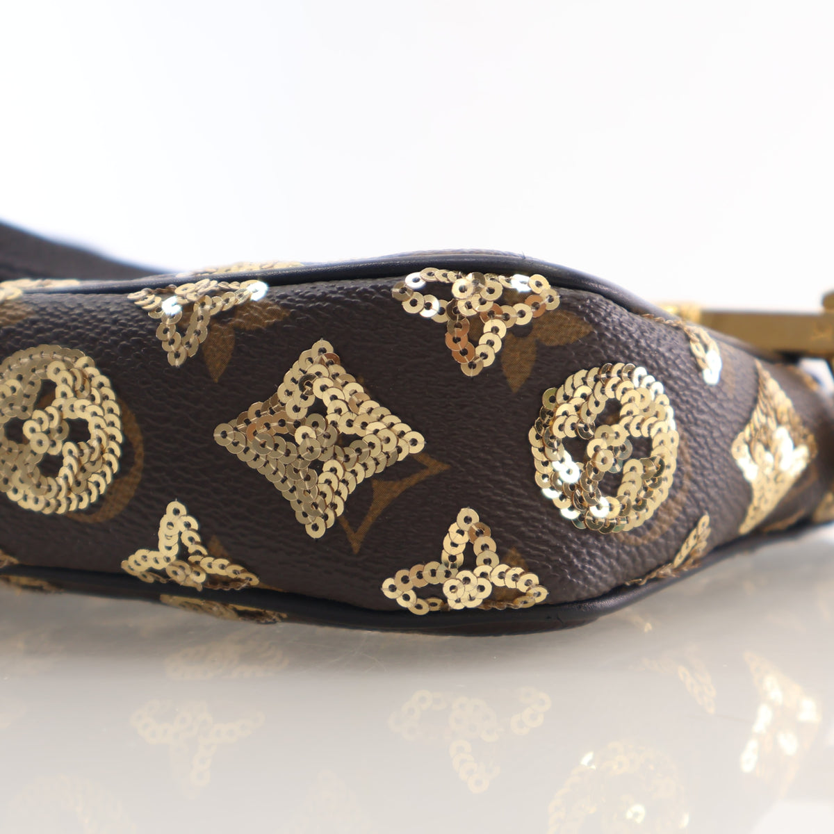 Pre-Owned Louis Vuitton Pochette Sequin Monogram Accessoires, side profile, photo 8 of 22