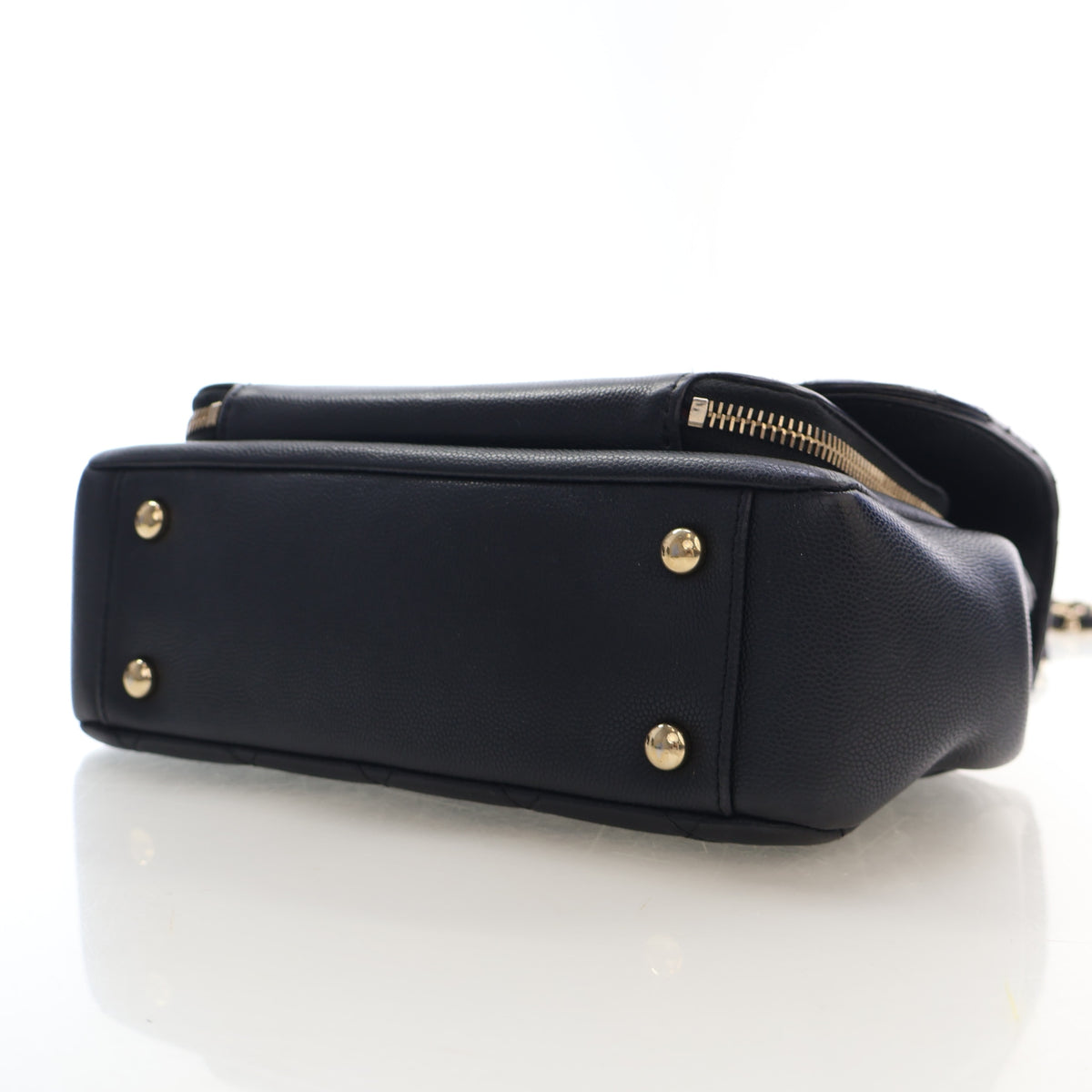 Pre-Owned Chanel Flap Bag Medium Calfskin Business Affinity, base view