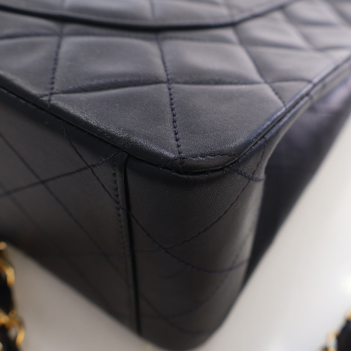 Vintage Chanel Flap Bag Maxi Lambskin Classic Single, corner and edge detail, photo 13 of 18