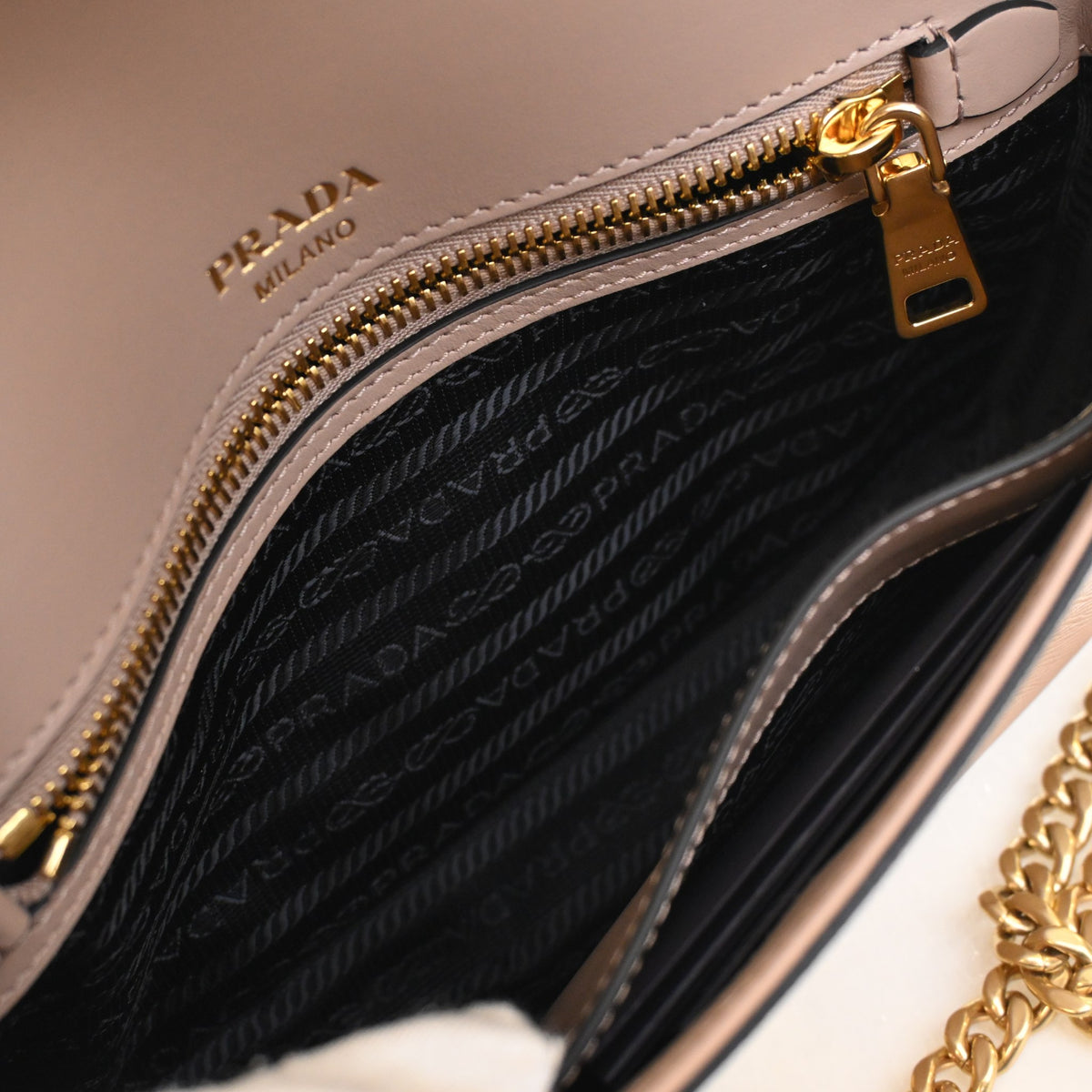 Pre-Owned Prada Shoulder Bag Saffiano Flap, open interior with lining