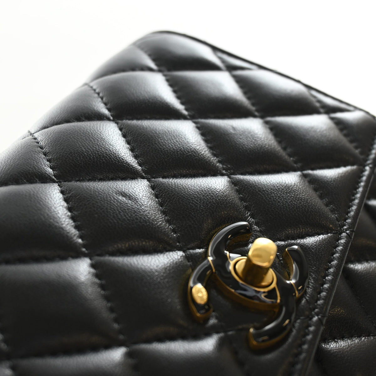 Chanel Lambskin CC Pearl Crush Wallet On Chain (WOC), photo 14 of 16