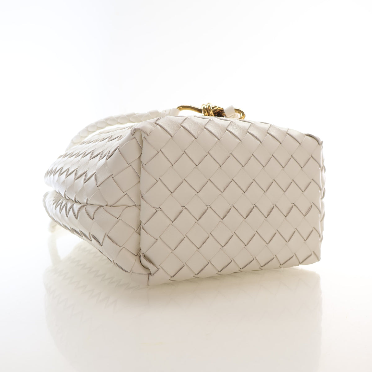 Pre-Owned Bottega Veneta Andiamo Small Intrecciato Lambskin Bucket, base and feet view