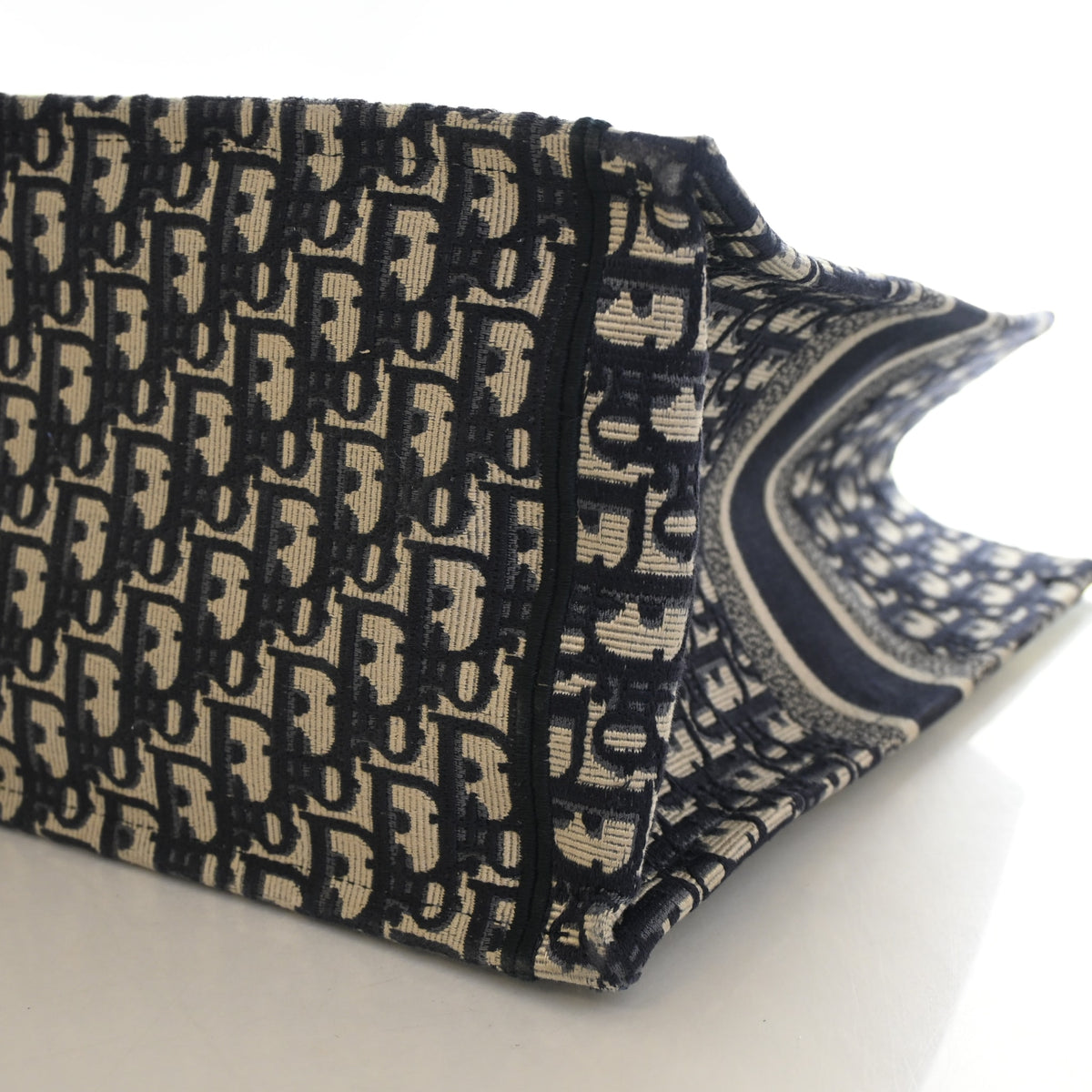 Pre-Owned Christian Dior Book Tote Large Oblique, corner detail