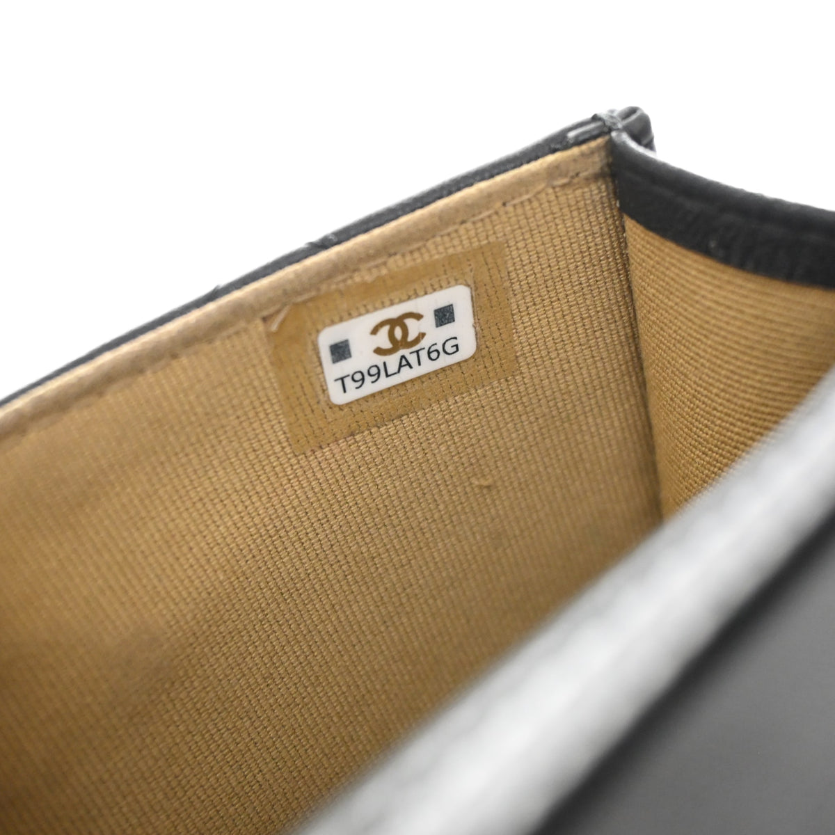 Pre-Owned Chanel Clutch Mini Lambskin Pearl Crush With Chain, interior label and date code