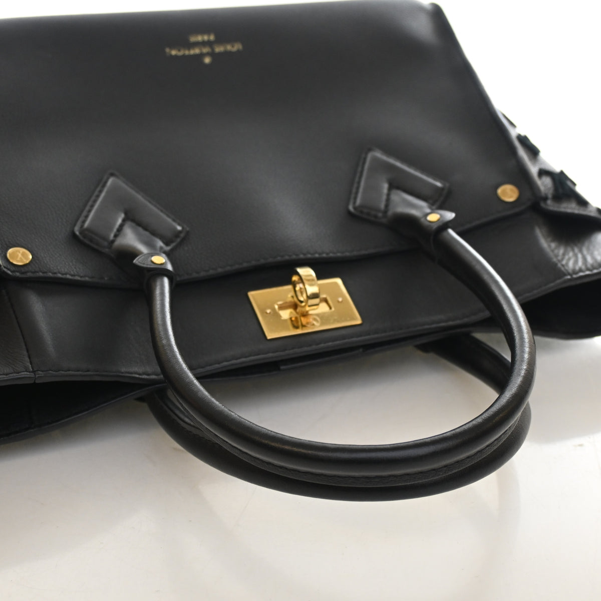 Louis Vuitton Calfskin On My Side MM, photo 10 of 18