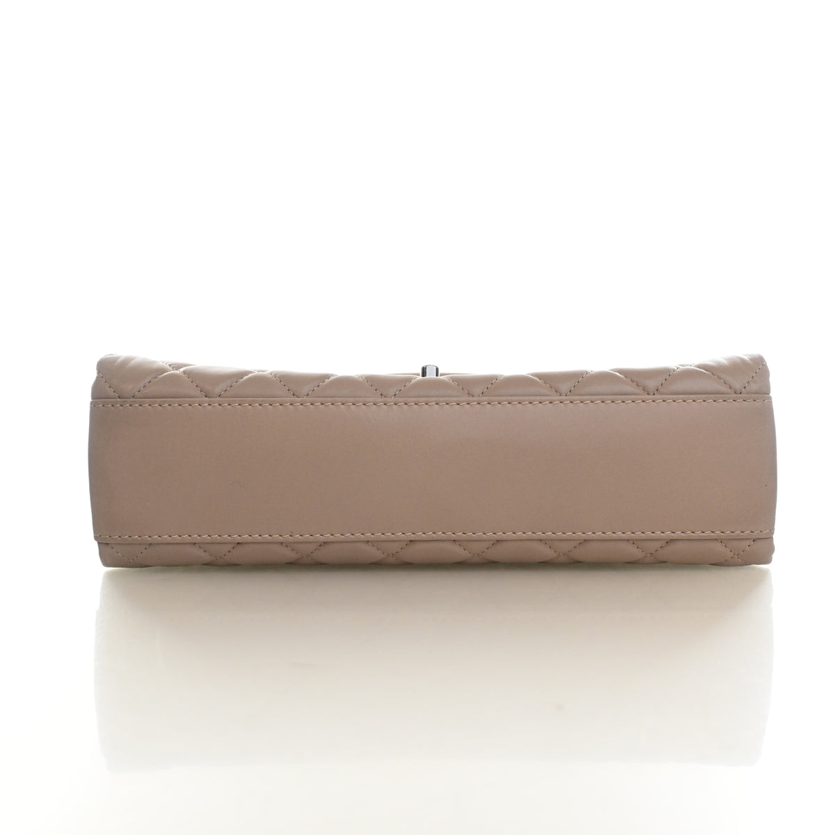 Chanel Jumbo Lambskin Single Flap Bag, photo 9 of 17