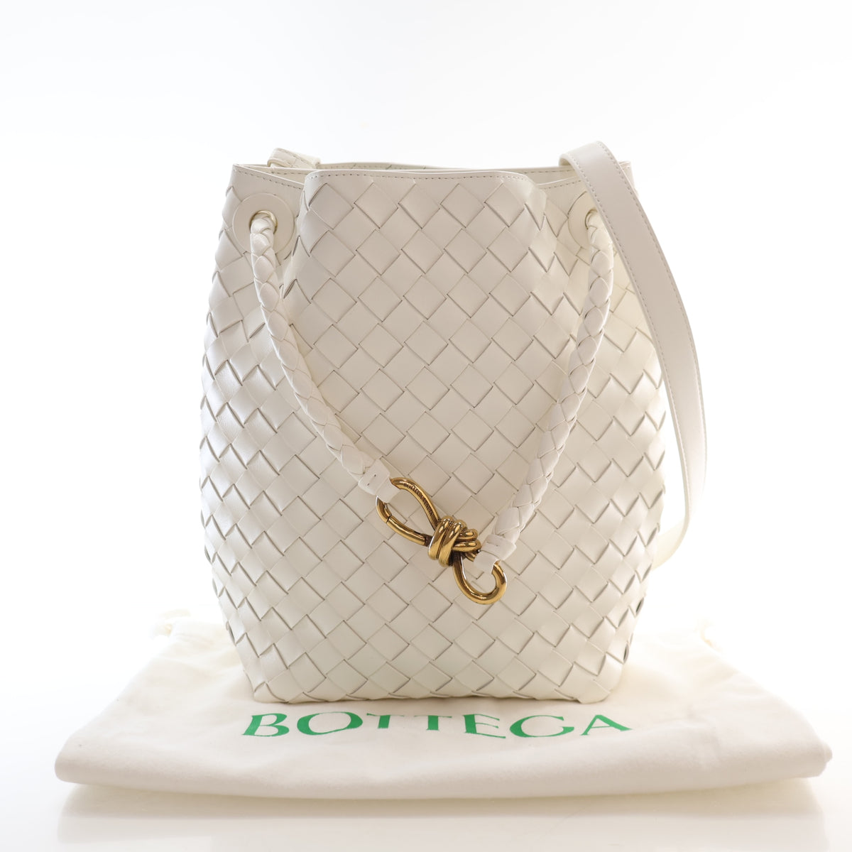 Pre-Owned Bottega Veneta Andiamo Small Intrecciato Lambskin Bucket, front view, photo 15 of 15