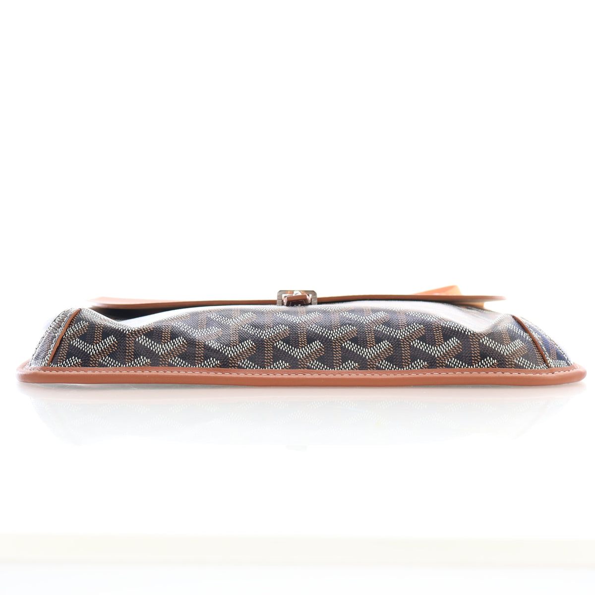Pre-Owned Goyard Coursier Messenger Bag, base and feet view
