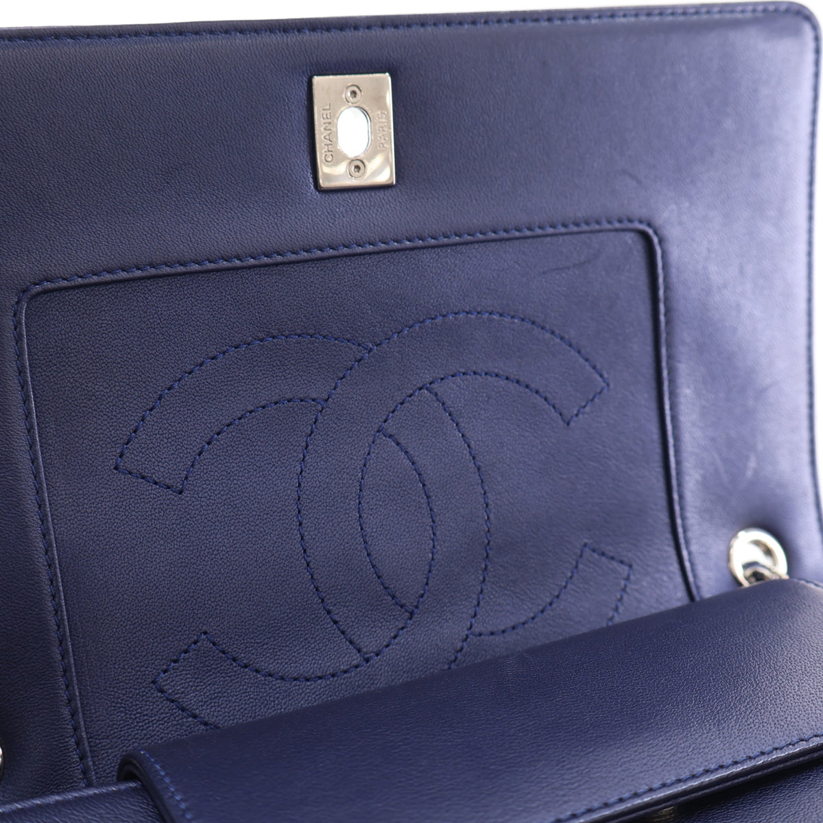 Vintage Chanel Flap Bag Lambskin Mademoiselle, open interior with lining