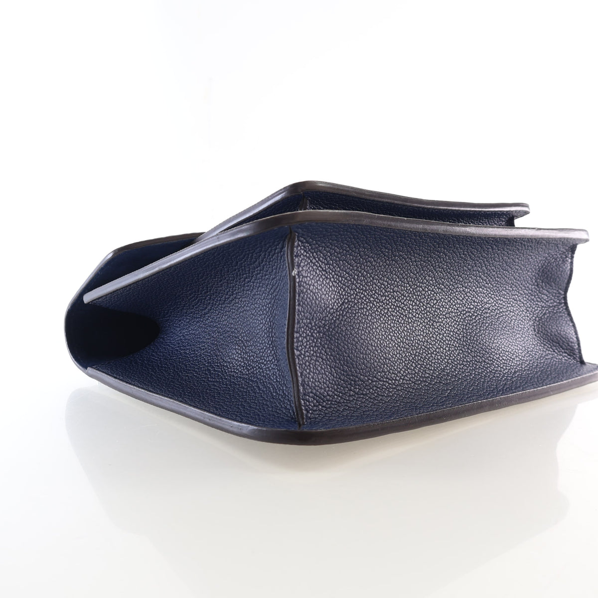 Pre-Owned Louis Vuitton Epi Neo Monceau, side profile