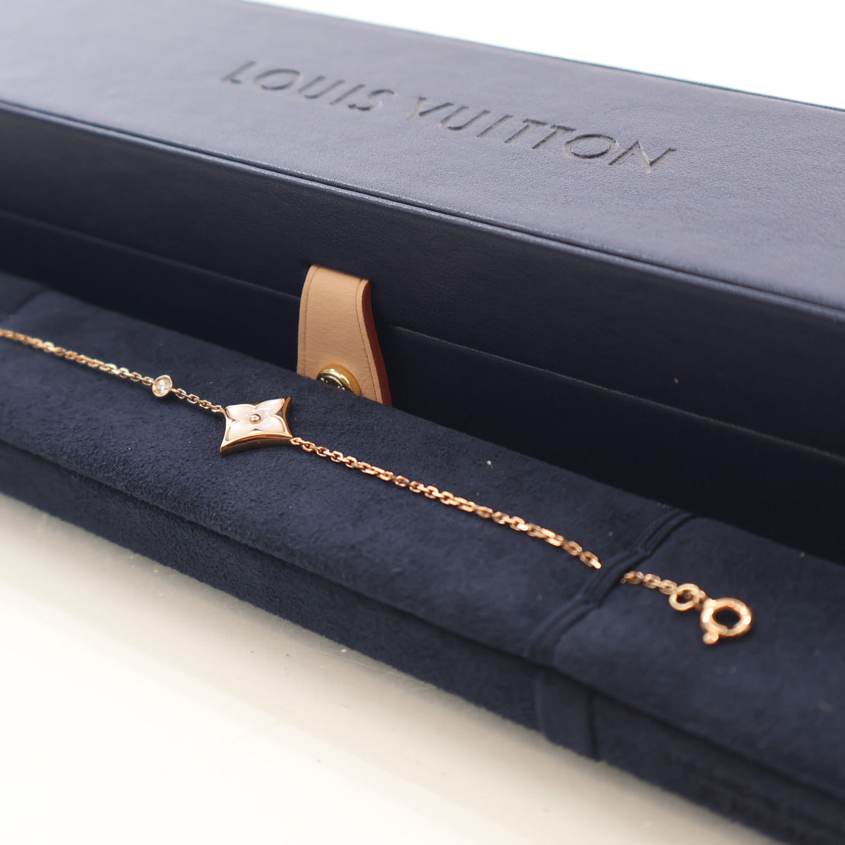 Louis Vuitton 18K Pink Gold Mother of Pearl Blossom BB Star Bracelet, photo 6 of 9