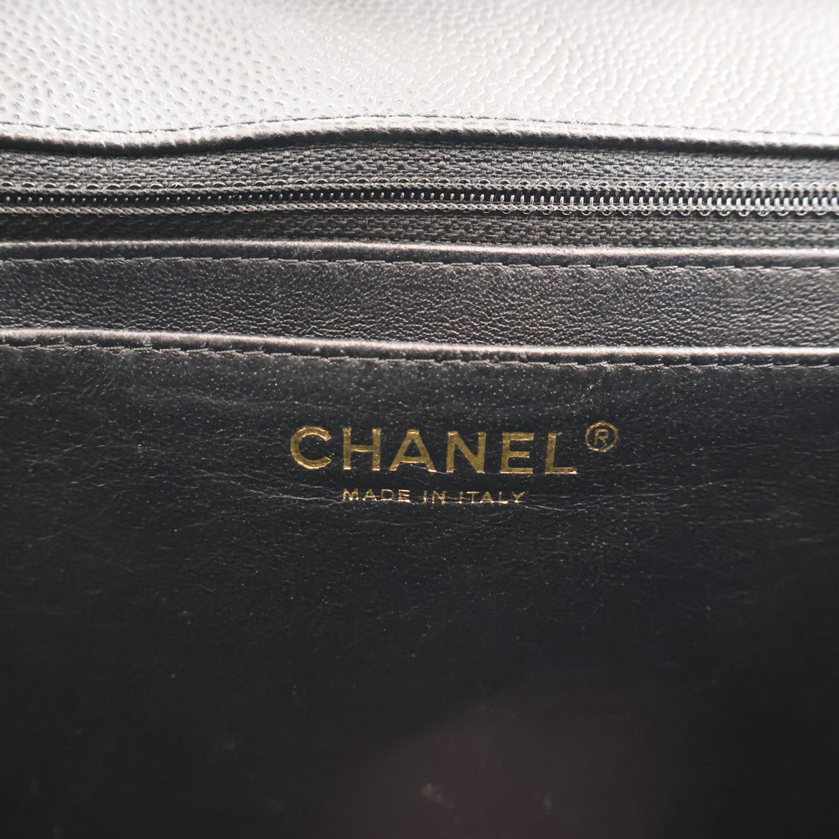 Pre-Owned Chanel Flap Bag Maxi Caviar Leather Classic Single, logo detail