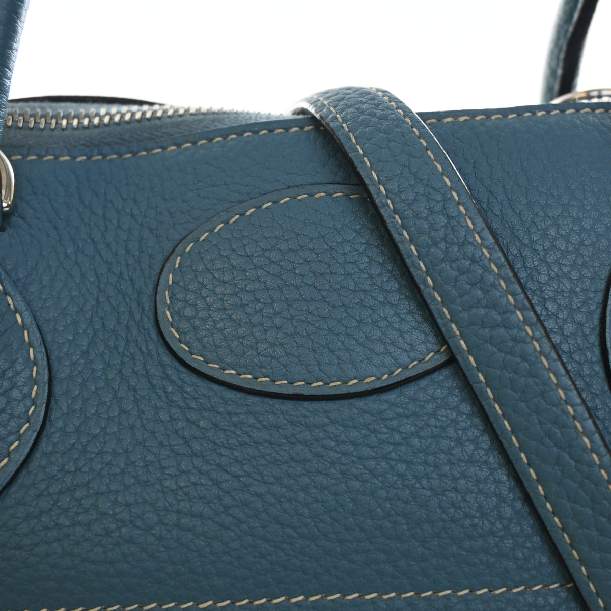 Vintage Hermès Bolide 31 Bleu Jean Clemence Leather, silver hardware close-up