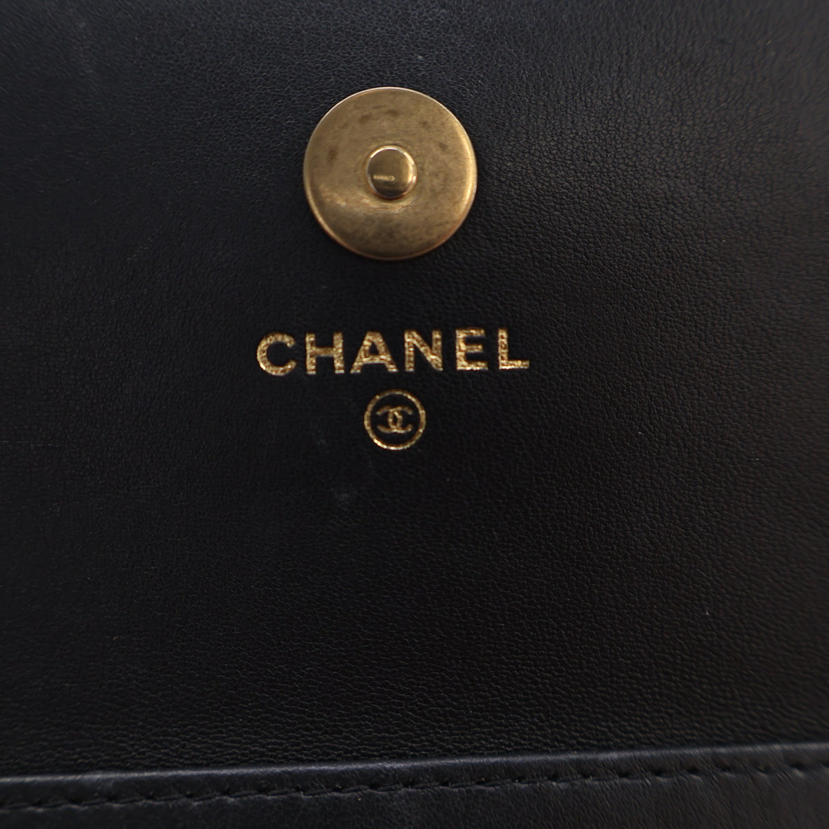 Pre-Owned Chanel Wallet On Chain Lambskin WOC, gold embossed logo detail, photo 13 of 16